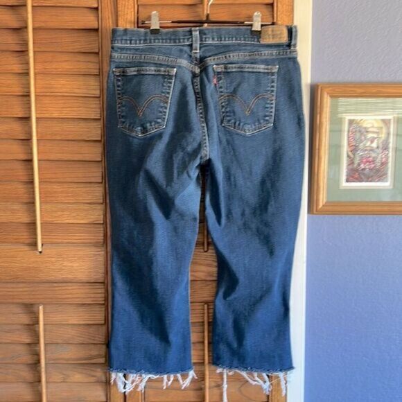 Levi’s 505 Classic Straight Leg Mid Rise Cut Off Raw Edge Cropped Jorts 14 - Picture 2 of 14